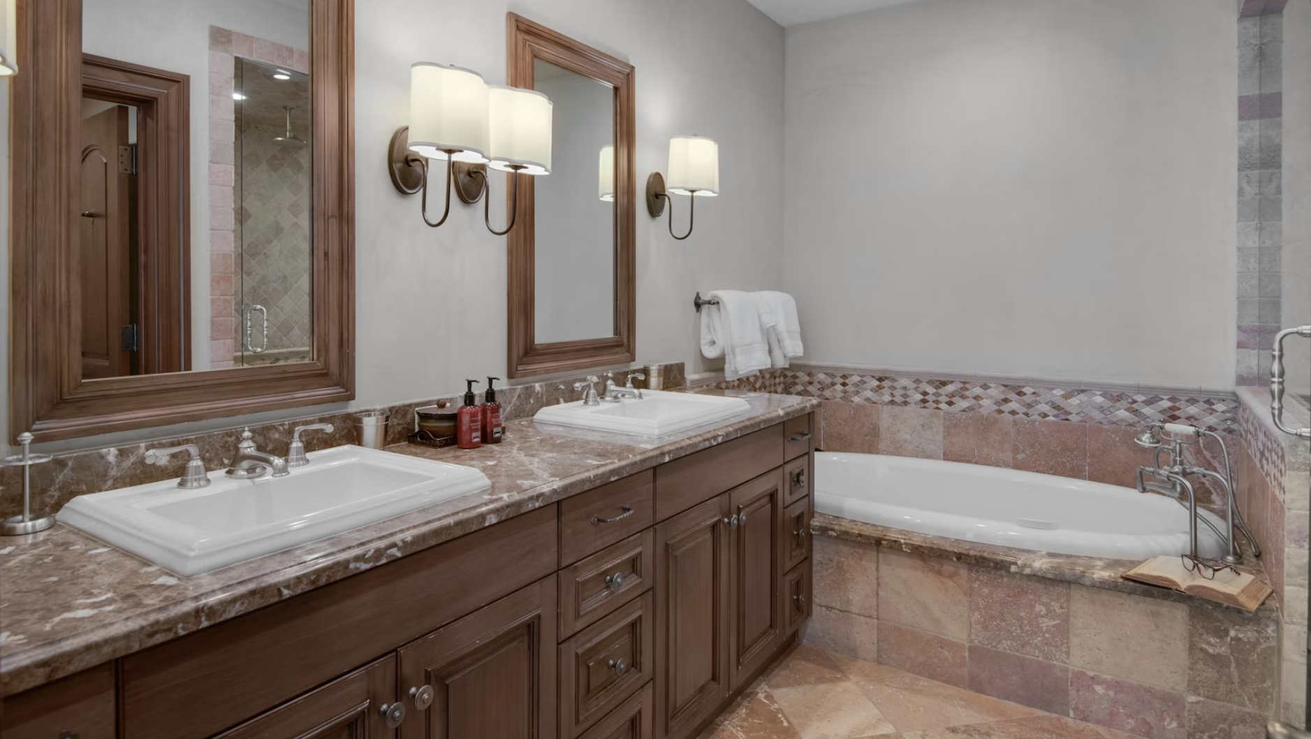 Village Walk Place - Image 29